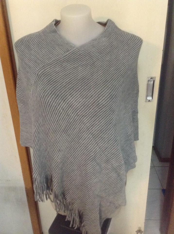 One size Poncho (Grey)